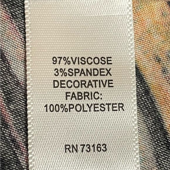 Cupio Abstract Sleeveless‎ Blouse V-Neck Fringe Detail Multi Colors Size Medium - Picture 6 of 7